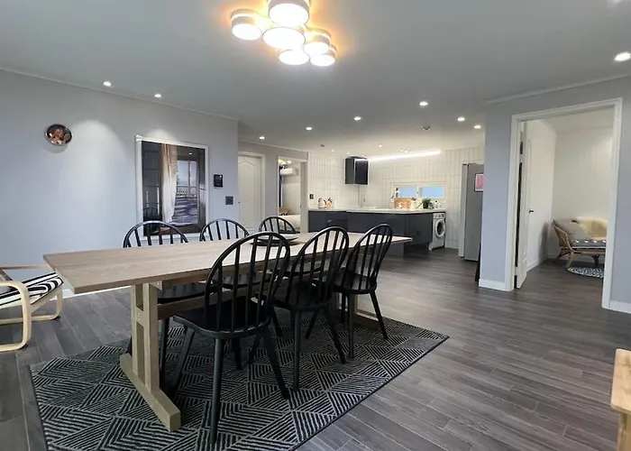 Cosmos Hongdae Modern Apartment Seoul